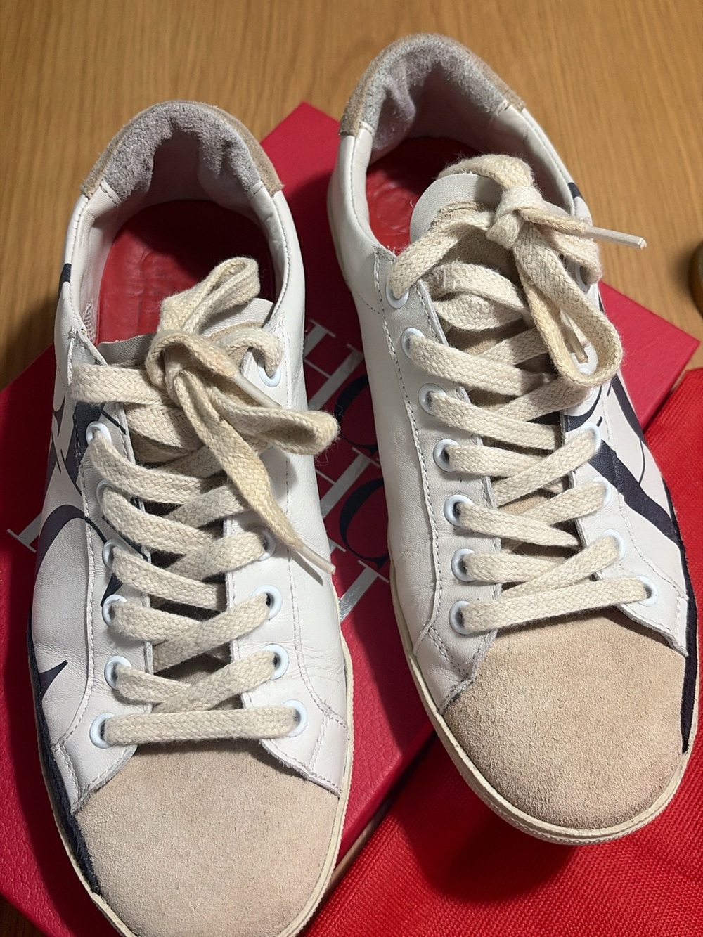 Carolina Herrera White and Beige Logo Low-Top Sneakers - Picture 8 of 10